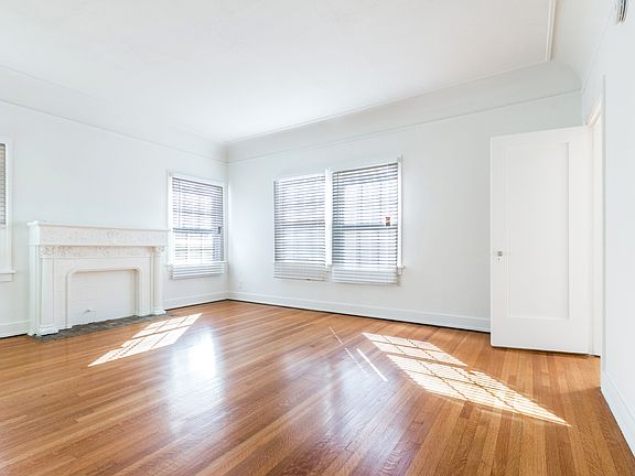2nd image of 842 S Mansfield Ave #844-1/2