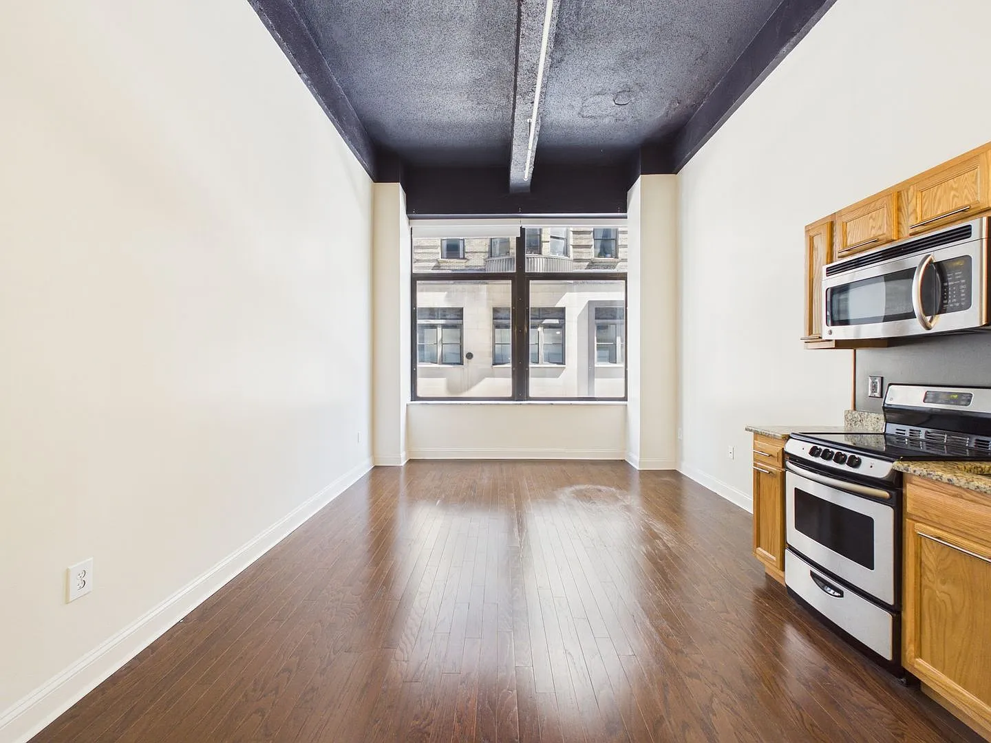 1600 Chestnut St — Photo 1