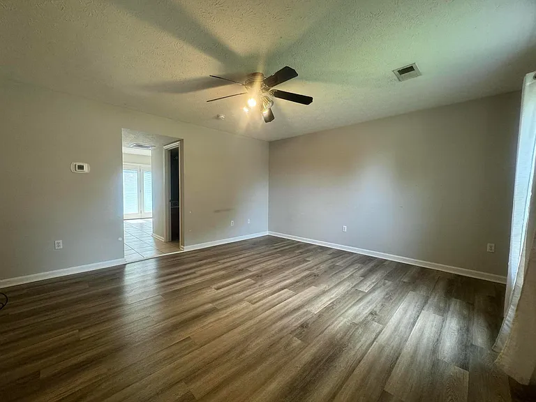 125 Woods Trl — Photo 2