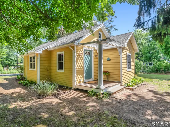 34 Sunset Avenue, Old Saybrook, CT 06475