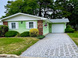 8 Melville Ln, Brick, NJ 08724