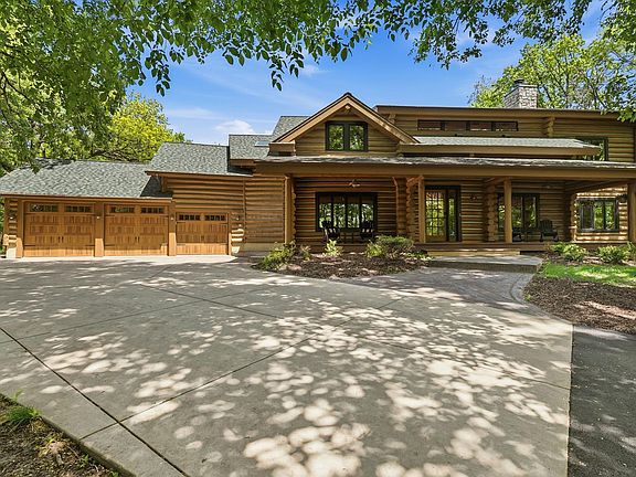 2nd image of 2050 Oakwood Rdg