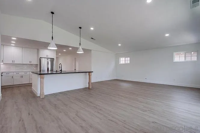 10190 Drumcliff Ave — Photo 9