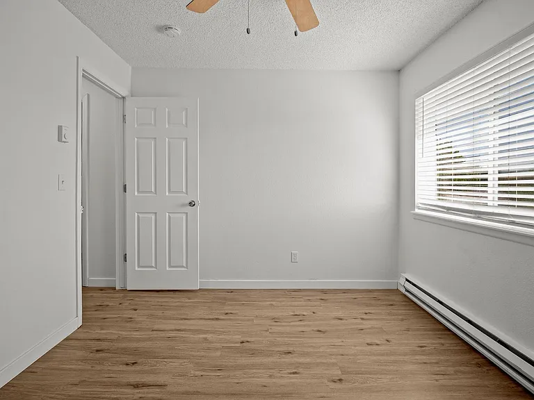 1535 Poplar Dr #22 — Photo 12