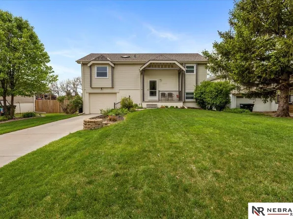 13111 Boyd Cir, Omaha, NE 68164
