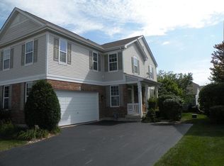 403 Mayborne Ln #403, Geneva, IL 60134