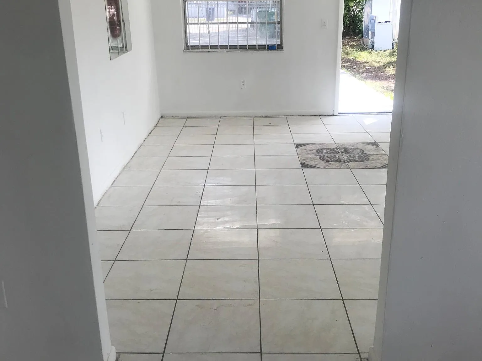 15810 NW 39th Ct — Photo 3