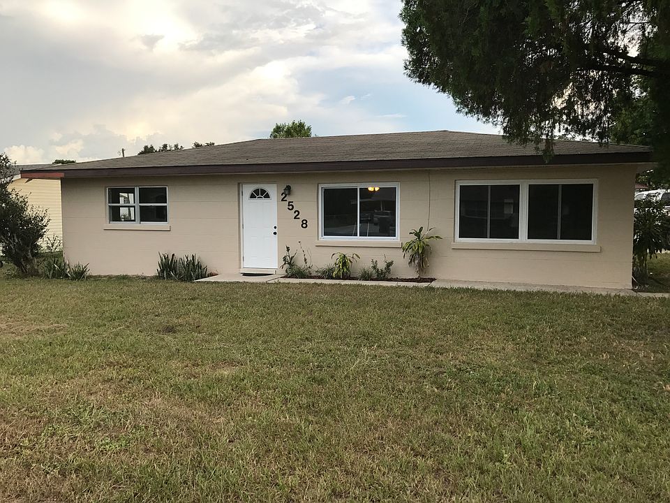 1st image of 2528 Tall Palm Ave