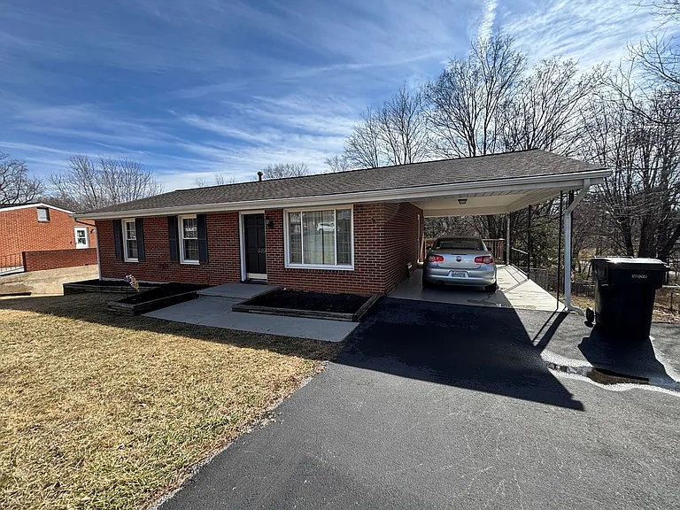 449 Missimer Ln — Photo 2