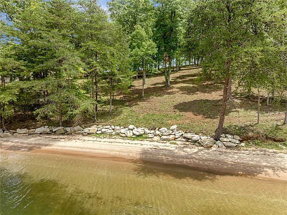 5th image of 547 Haven Hill Ln