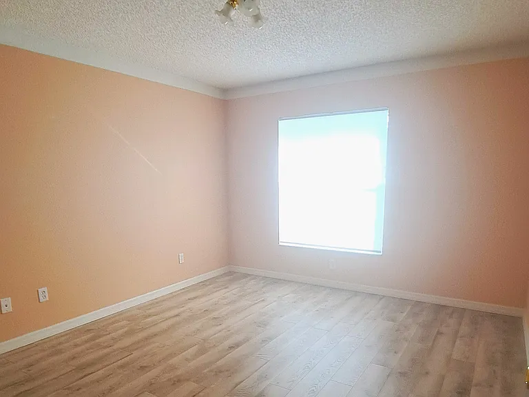 16 Lloshire Path — Photo 20