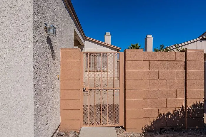 2434 N Palo Hacha Dr — Photo 4
