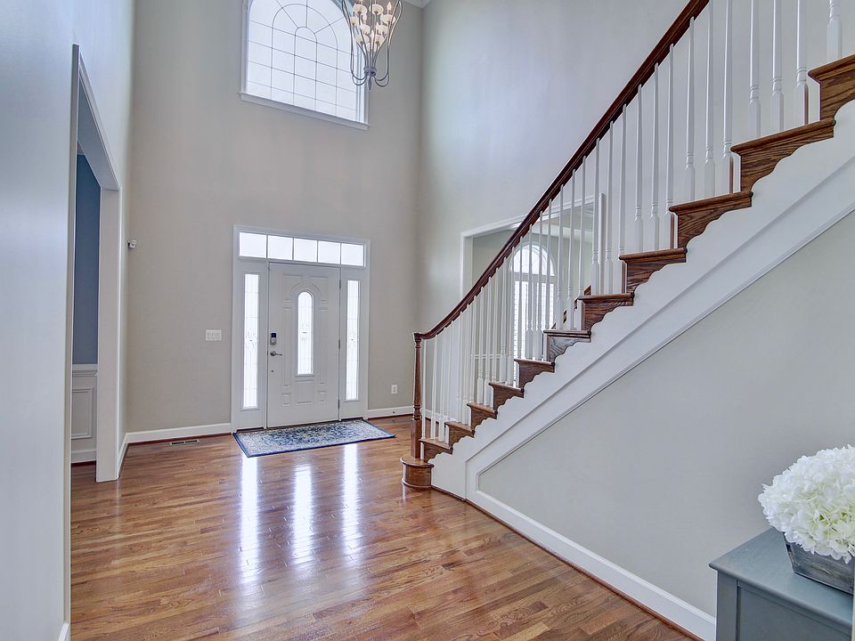2 Story Entry 