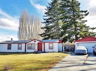 1001 Tieton Estates Dr, Tieton, WA 98947