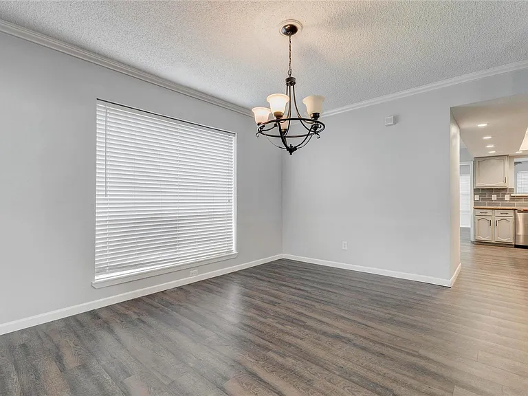 9614 Charter Ridge Dr — Photo 5