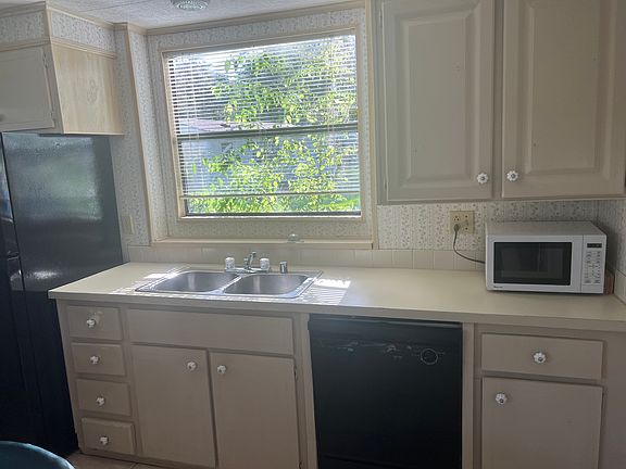 5th image of 3233 SE 110th St #37