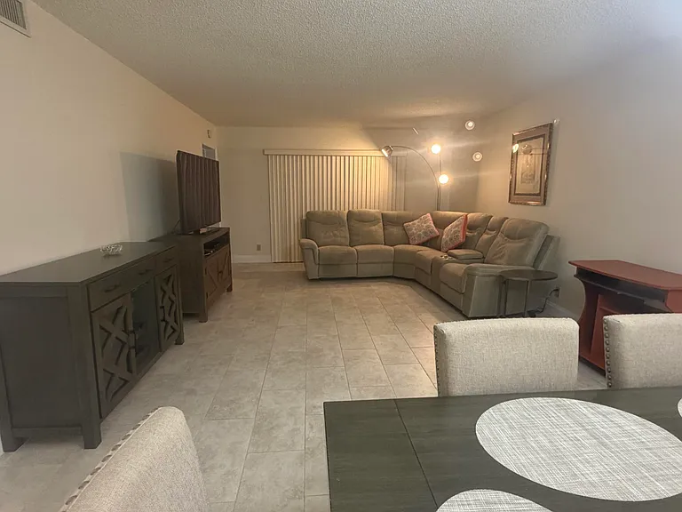 6866 Huntington Ln #504 — Photo 4