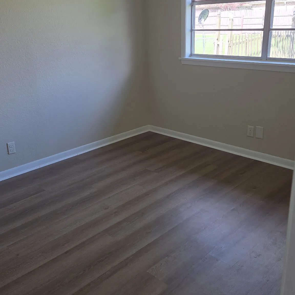 903 Simpson Rd — Photo 4