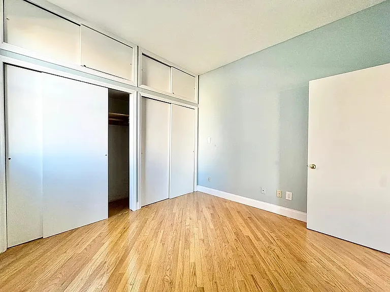 134 Bay 14 St #2R — Photo 3