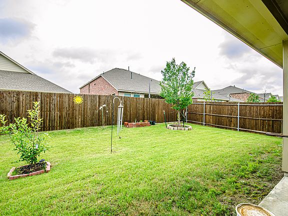 2nd image of 1222 Sequoia Ln