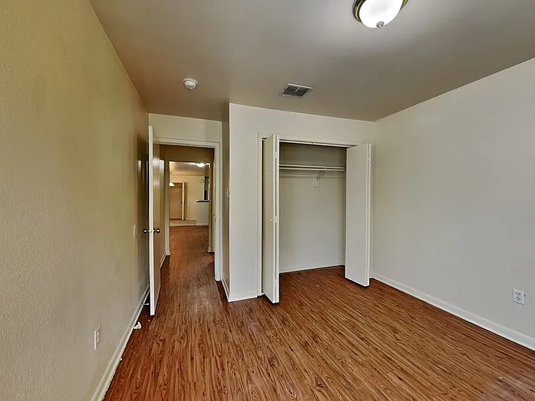2955 Loving Ave — Photo 16