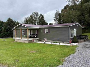 28 Cedar Meadows Cir, Reedsville, WV 26547
