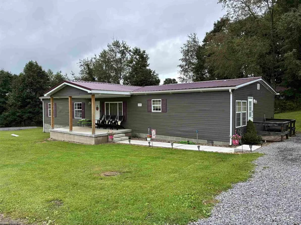 28 Cedar Meadows Cir, Reedsville, WV 26547