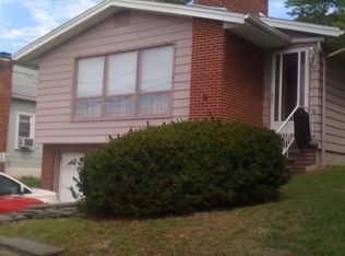 402 Hooper Rd, Endwell, NY 13760