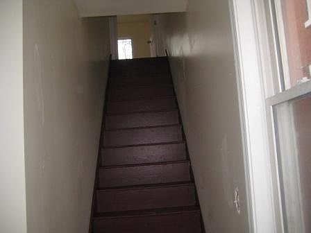 4th image of 549 Woodlawn Ave