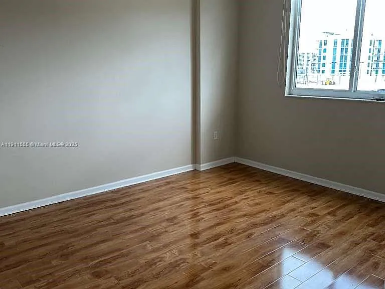 18800 NE 29th Ave #913 — Photo 7