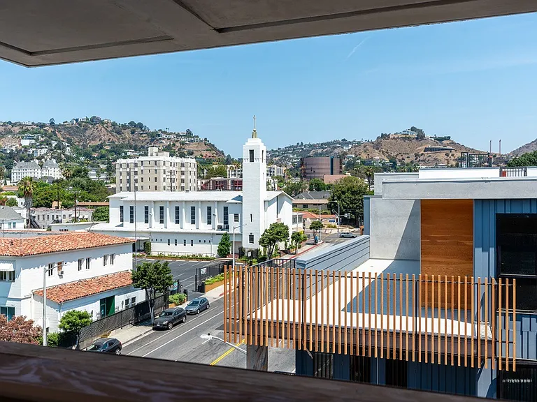 The Fitz on Fairfax — Photo 10