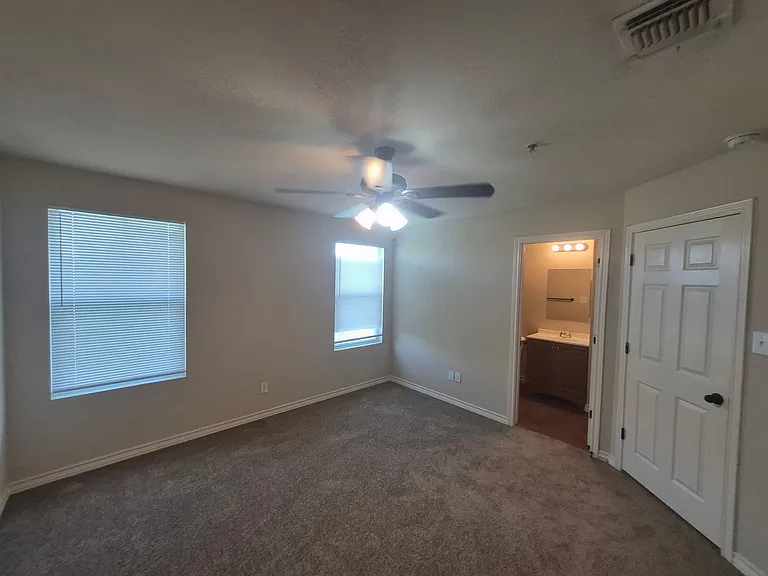 4814 Appleseed Ct — Photo 15