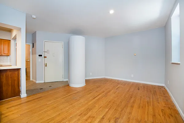 Rented by BH Brokerage Group | media 10