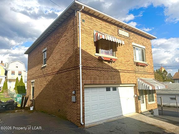 2nd image of 631 Perry Ct