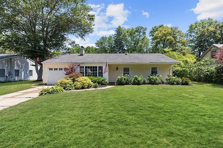 1st image of 211 Beechwood Dr