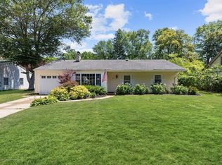 211 Beechwood Dr, Shrewsbury, NJ 07702