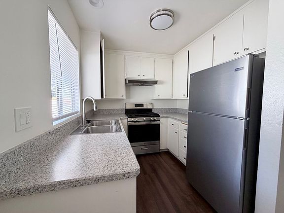 4th image of 1021 San Andres St #4