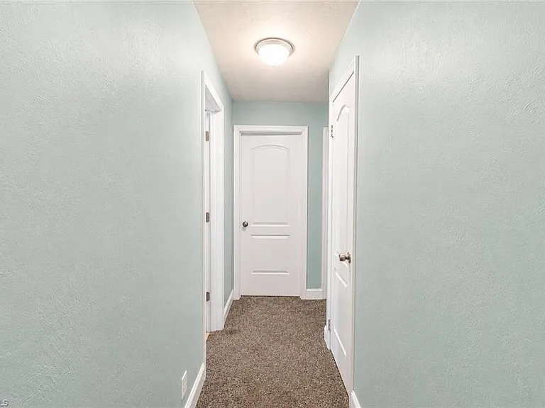 655 SW Pointview Rd — Photo 14
