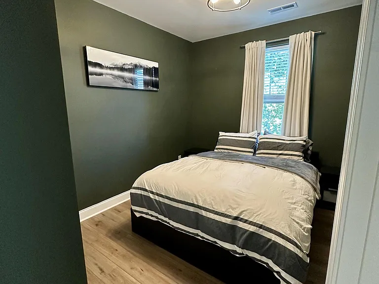 400 Simeon Dr — Photo 3