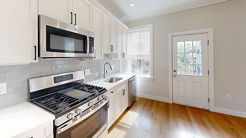 191 Porter St Photo 1
