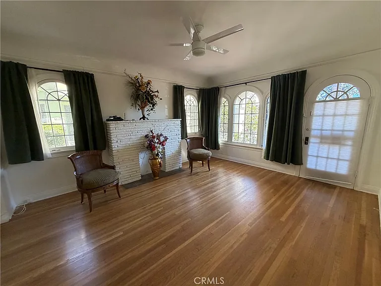 1731 Winona Blvd — Photo 13