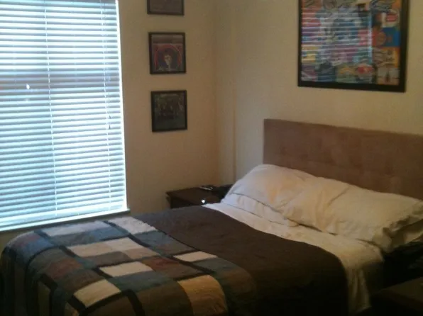 711 W 26th St APT 304, Austin, TX 78705