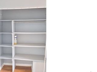 275 Silver Ct #1, Elgin, IL 60123