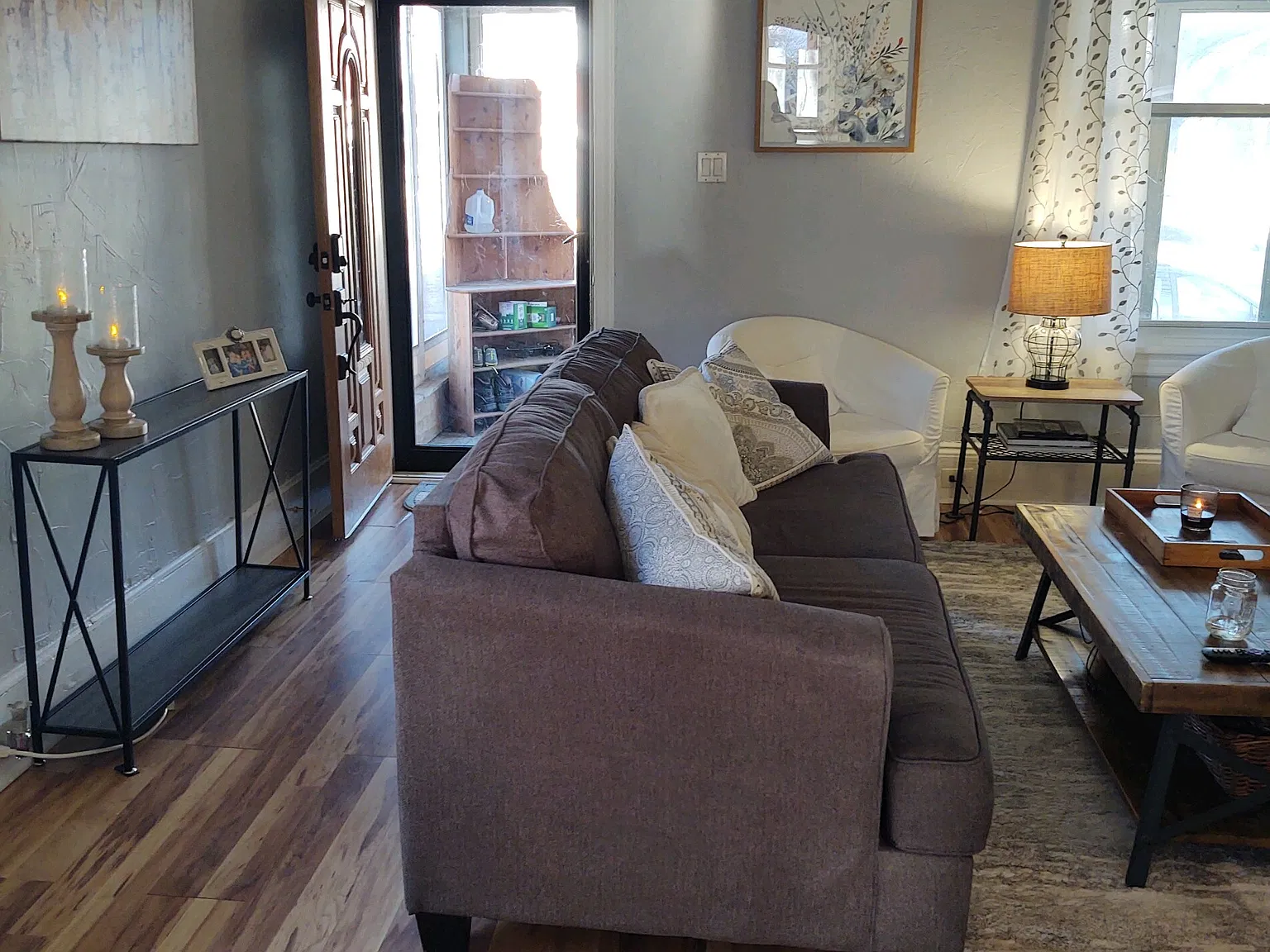 Beautiful furnished bedroom in a great location — Photo 4
