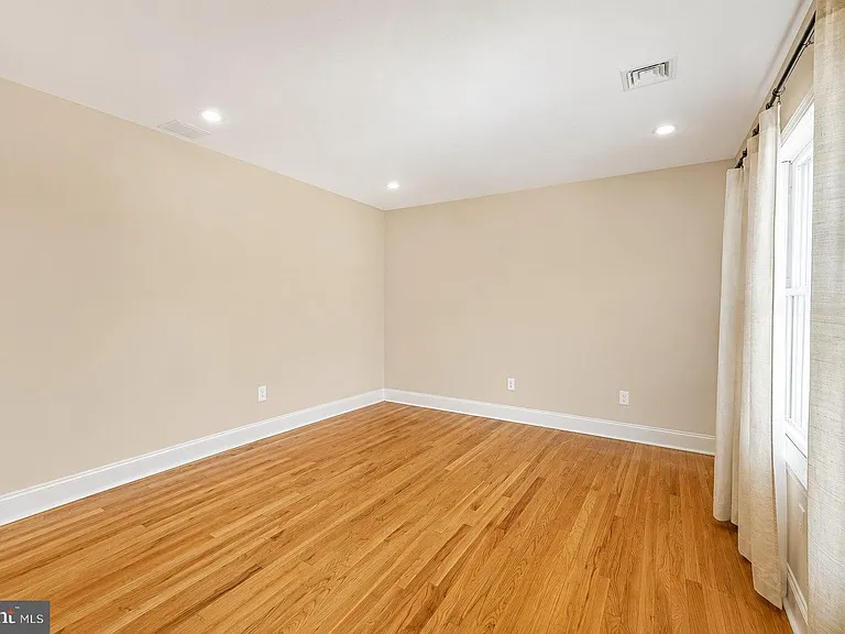 947 Cherry Hill Rd — Photo 26
