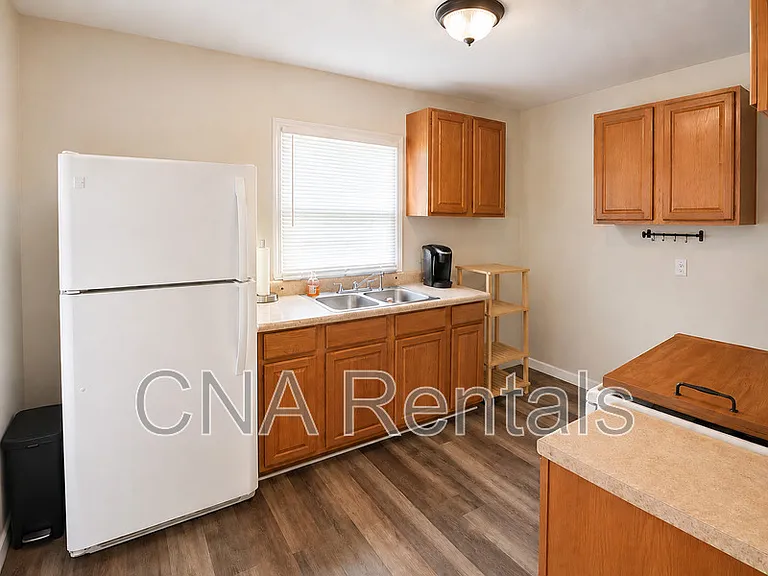 1922 Clearwater Dr SE — Photo 4