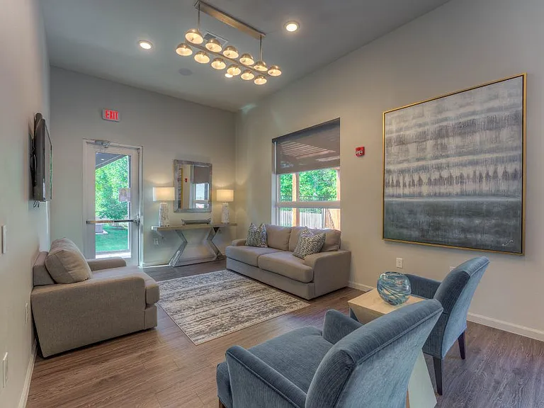 Ascent at Aldersgate — Photo 15