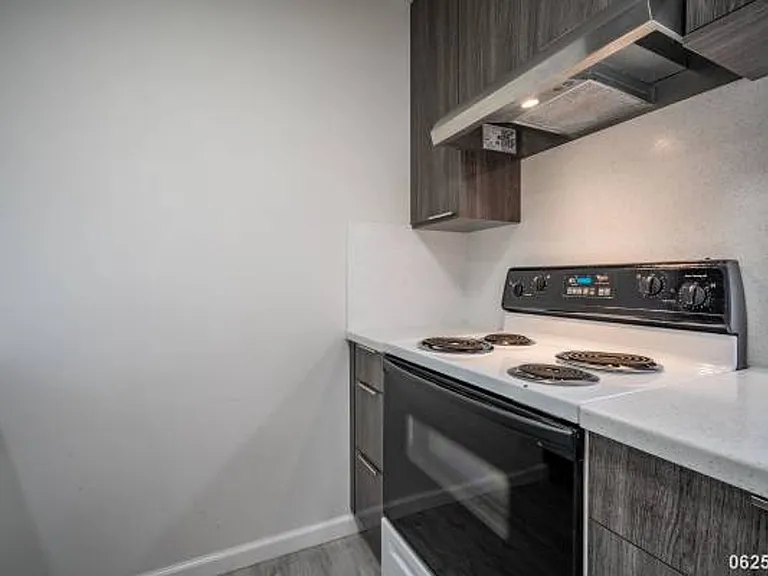 4970 Kilauea Ave #402 — Photo 9