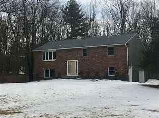 8 Bud St, New Paltz, NY 12561