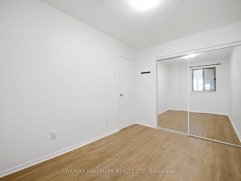 3025 The Credit Woodlands #314 — Photo 27
